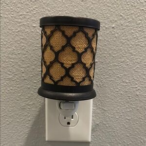 Decorative Black and Beige Wax Warmer/Nightlight